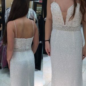 ⭐️SOLD⭐️ Sherri hill white beaded dress!!!